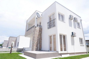 Modern house feels like home Ulcinj